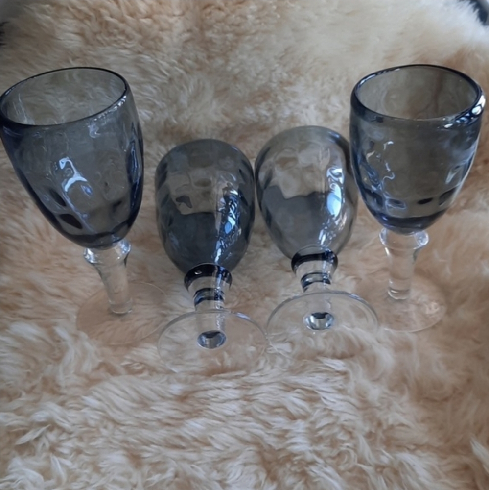 Set 4 Vintage Amethyst Gray Handblown Wine Glasses/Goblets - Picture 6 of 6